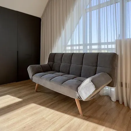 New Fresh Design In The Centre Apartment *